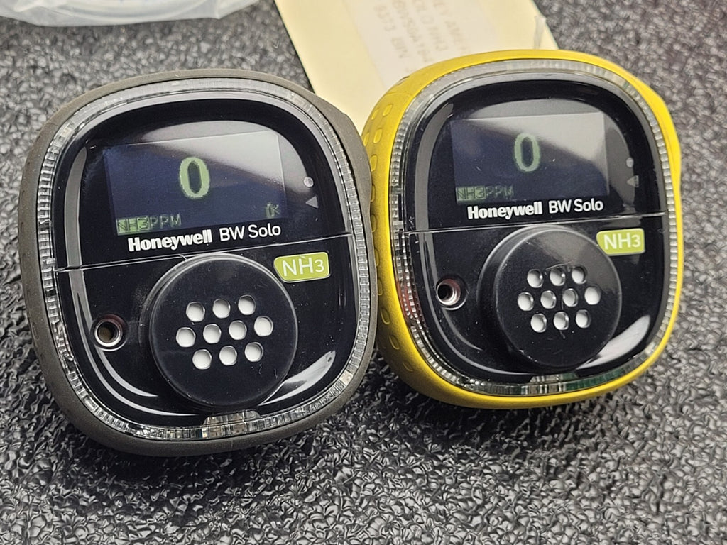 Lot of 2  Honeywell BW Solo Gas Detector NH3 Phosphine Monitor Power On Low Batt