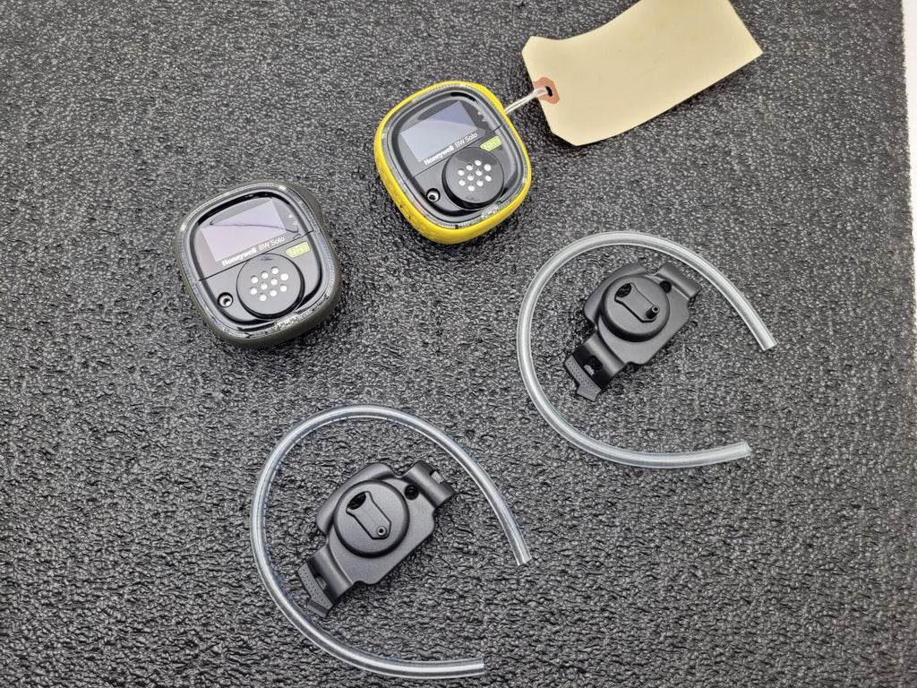 Lot of 2  Honeywell BW Solo Gas Detector NH3 Phosphine Monitor Power On Low Batt