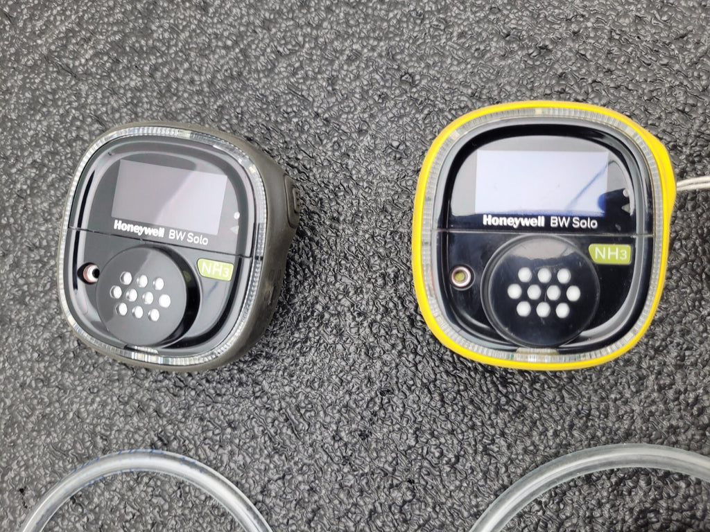 Lot of 2  Honeywell BW Solo Gas Detector NH3 Phosphine Monitor Power On Low Batt
