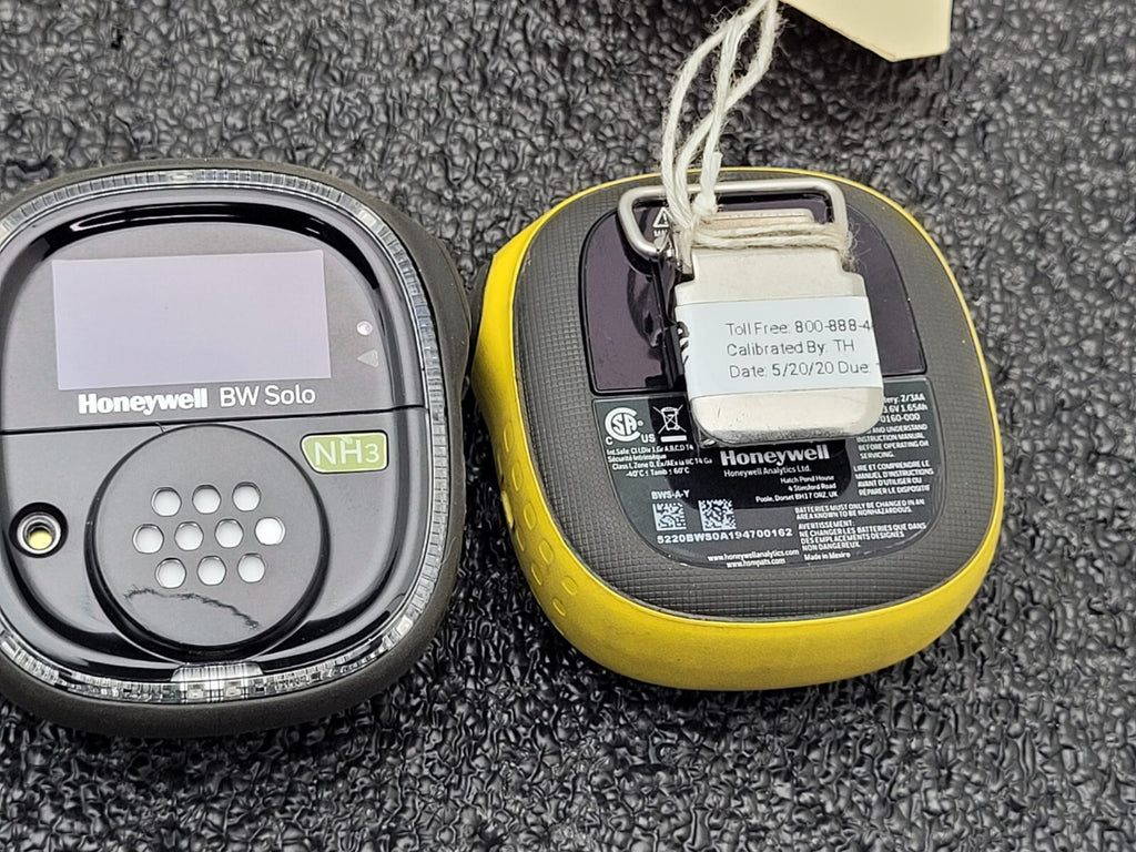Lot of 2  Honeywell BW Solo Gas Detector NH3 Phosphine Monitor Power On Low Batt