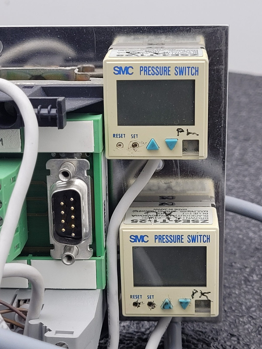 Interface SMC Pressure Switch Pneumatic Valve Block ZSE40A-01-T ZSE40-01-22L