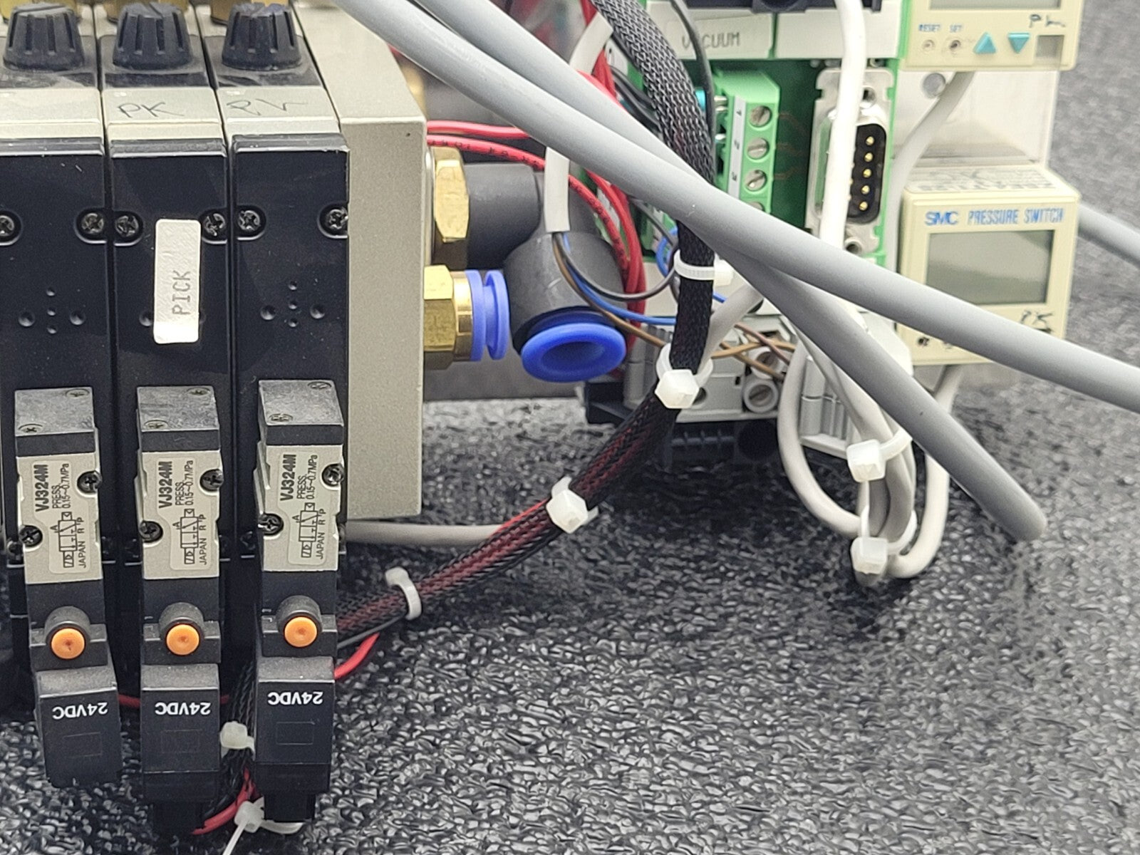 Interface SMC Pressure Switch Pneumatic Valve Block ZSE40A-01-T ZSE40-01-22L