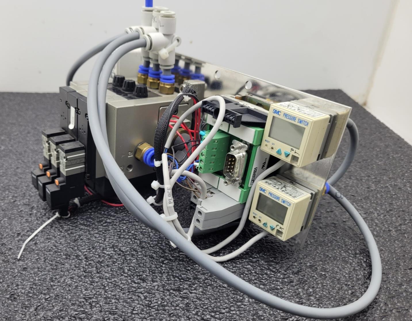 Interface SMC Pressure Switch Pneumatic Valve Block ZSE40A-01-T ZSE40-01-22L