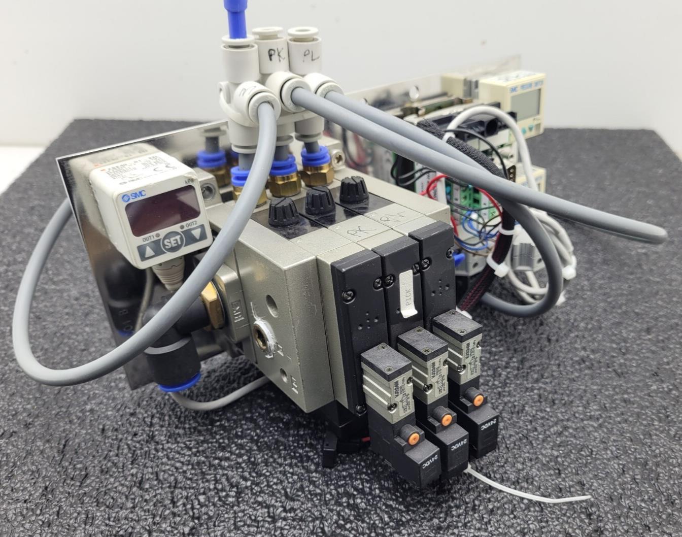 Interface SMC Pressure Switch Pneumatic Valve Block ZSE40A-01-T ZSE40-01-22L