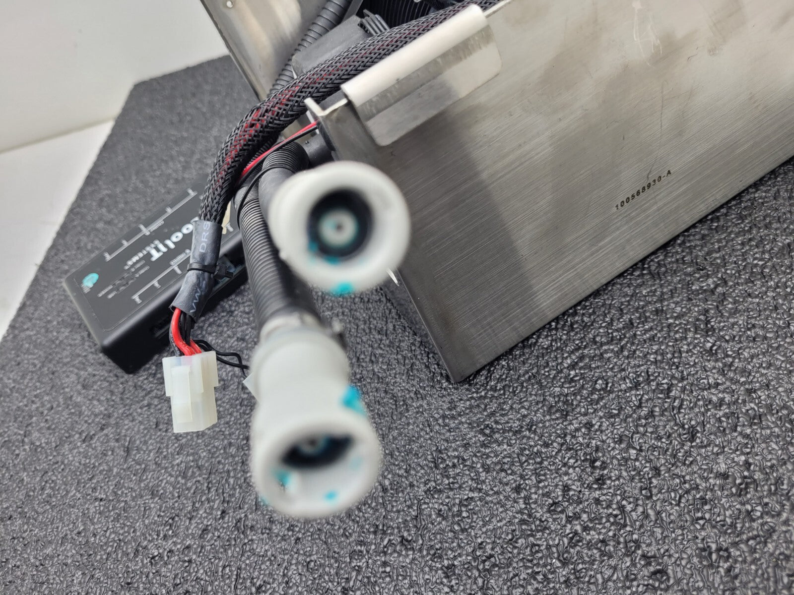 CoolIT SYSTEMS FREEZONE D5C Thermoelectric Cooler + Controller as pictured