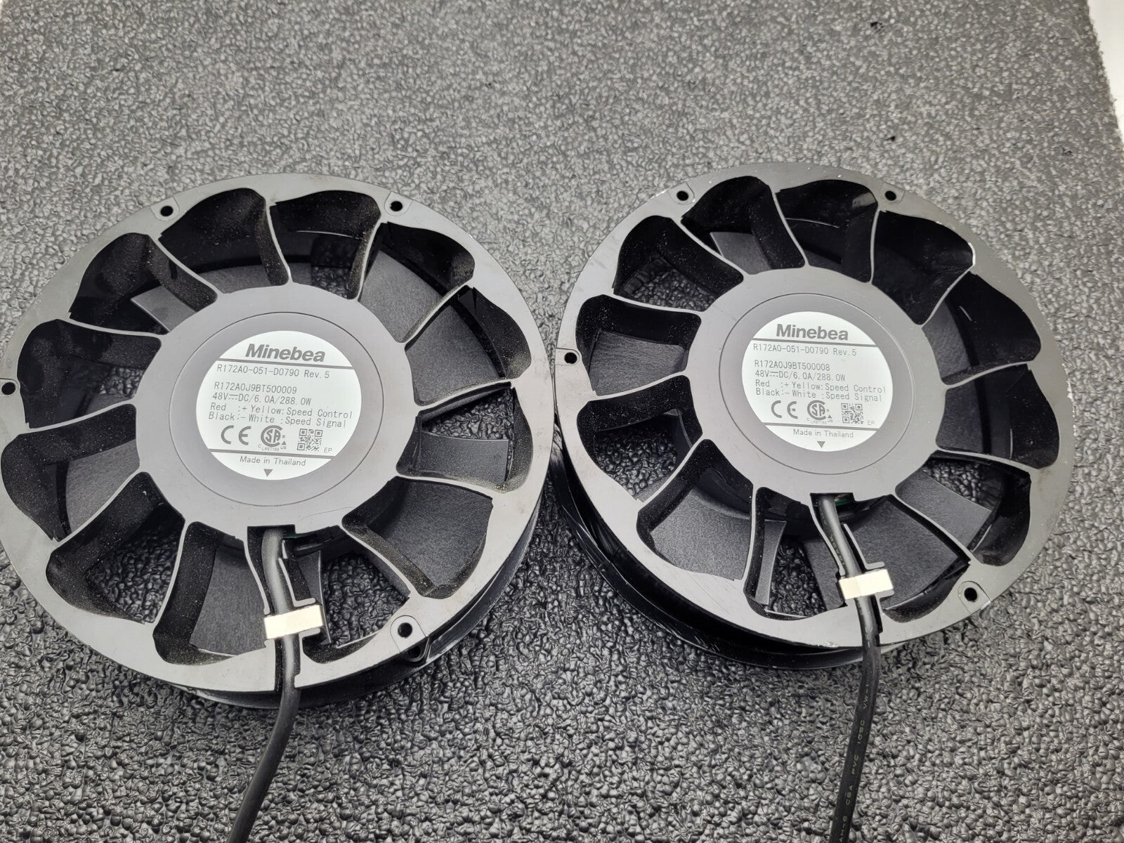 Lot of - 6  Minebea  R172A0-051-D0790 DC48V 6A 288.0W   4-wire cooling fans.