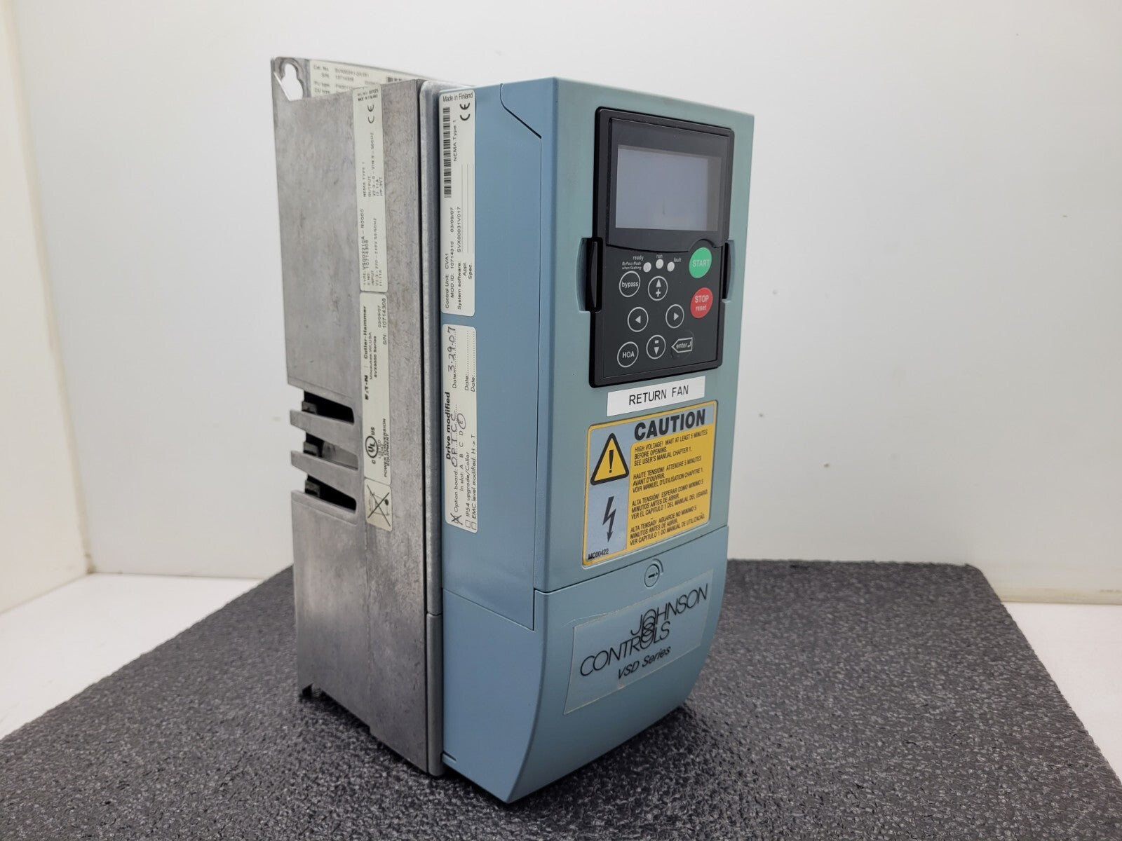 Johnson Controls VSD AC Drive SVX002A1 SVX9000 3HP 3PH 220-240 0-500Hz 11A