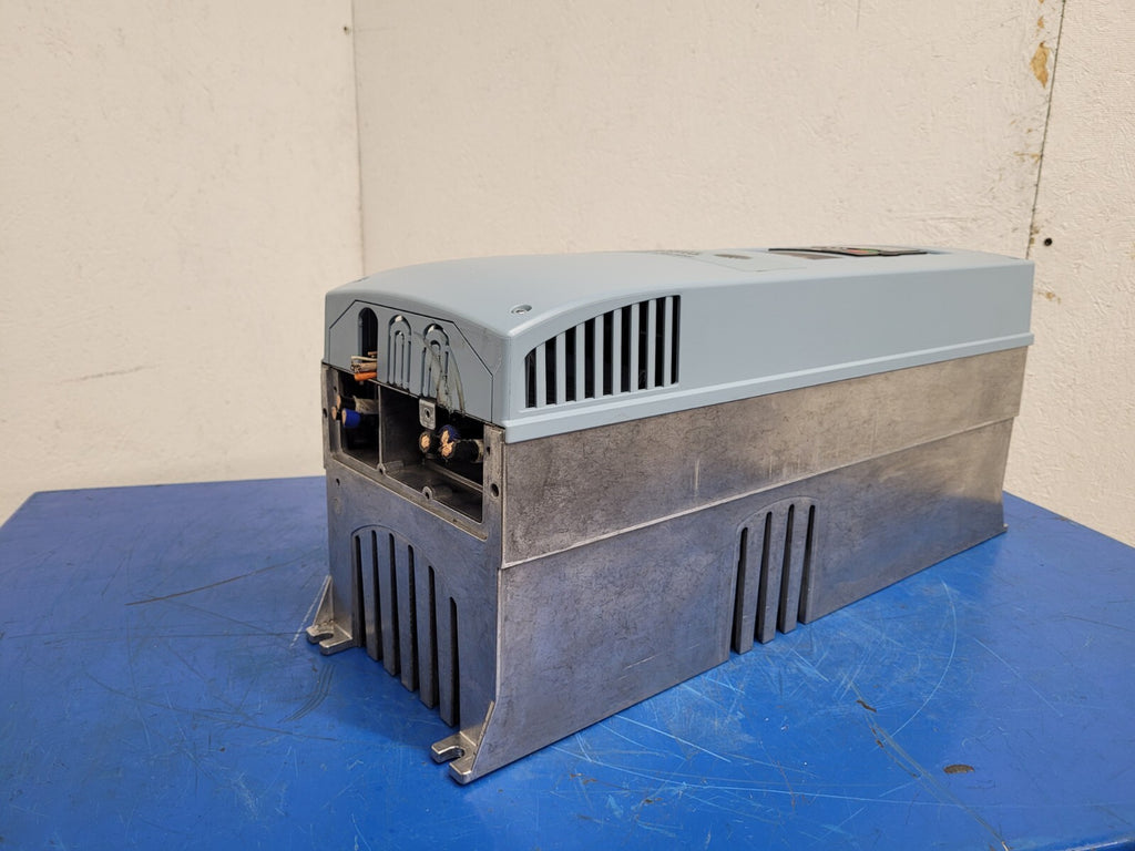 Johnson Controls VSD Series Variable AC Drive VS020210A-N0000 20HP 3PH 240VAC
