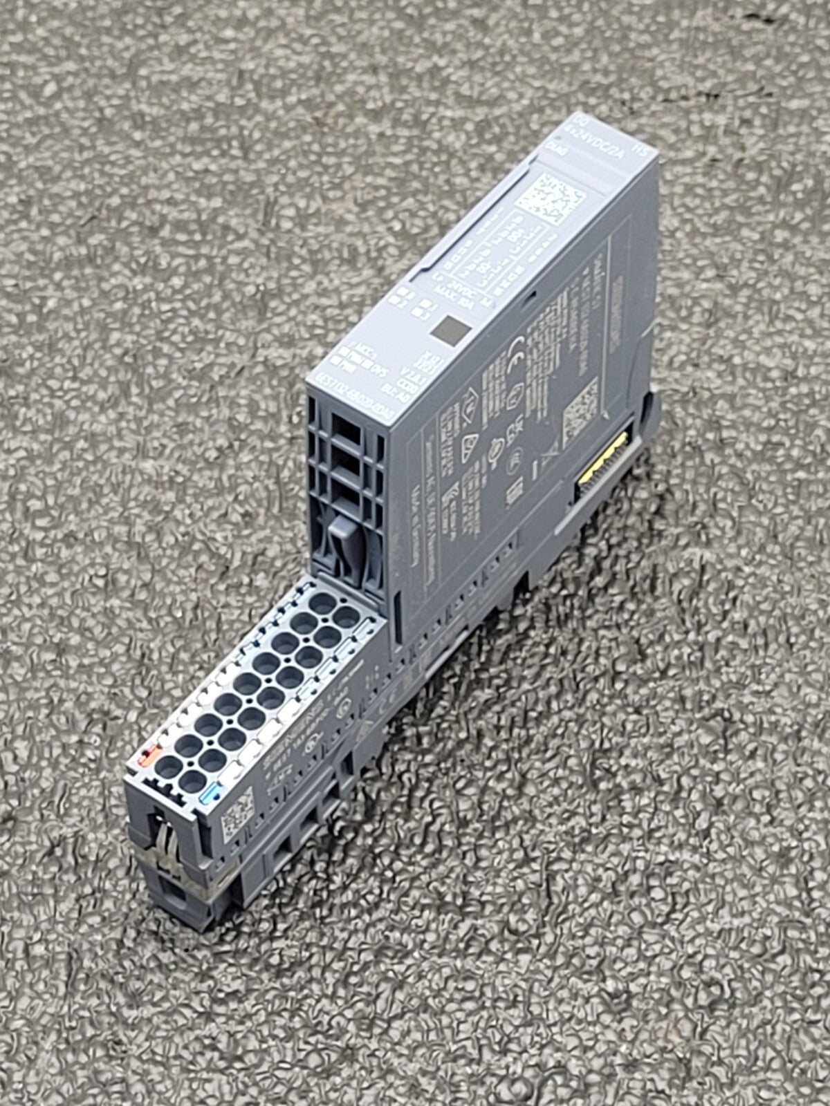 SIEMENS 6ES7132-6BD20-0DA0 Digit Output Module SIMATIC S7 + 6ES7 193-6BP00-0BA0
