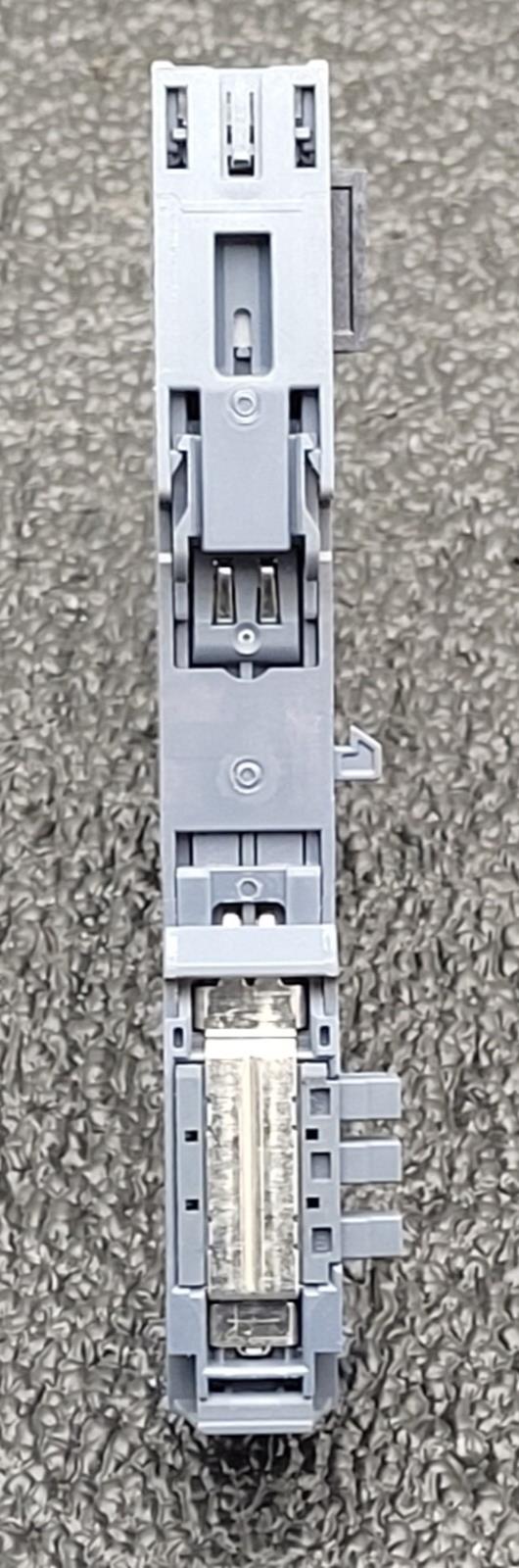 SIEMENS 6ES7132-6BD20-0DA0 Digit Output Module SIMATIC S7 + 6ES7 193-6BP00-0BA0