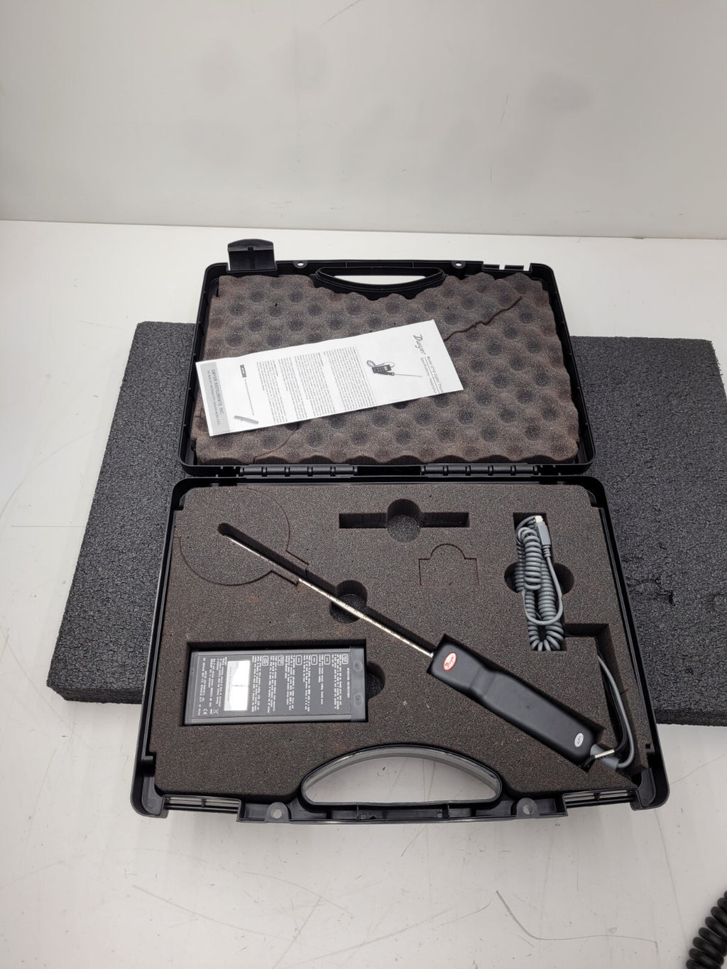 Dwyer Digital Thermo Anemometer Model 471B Air velocity 0-6000 FPM,-20 to 212°F