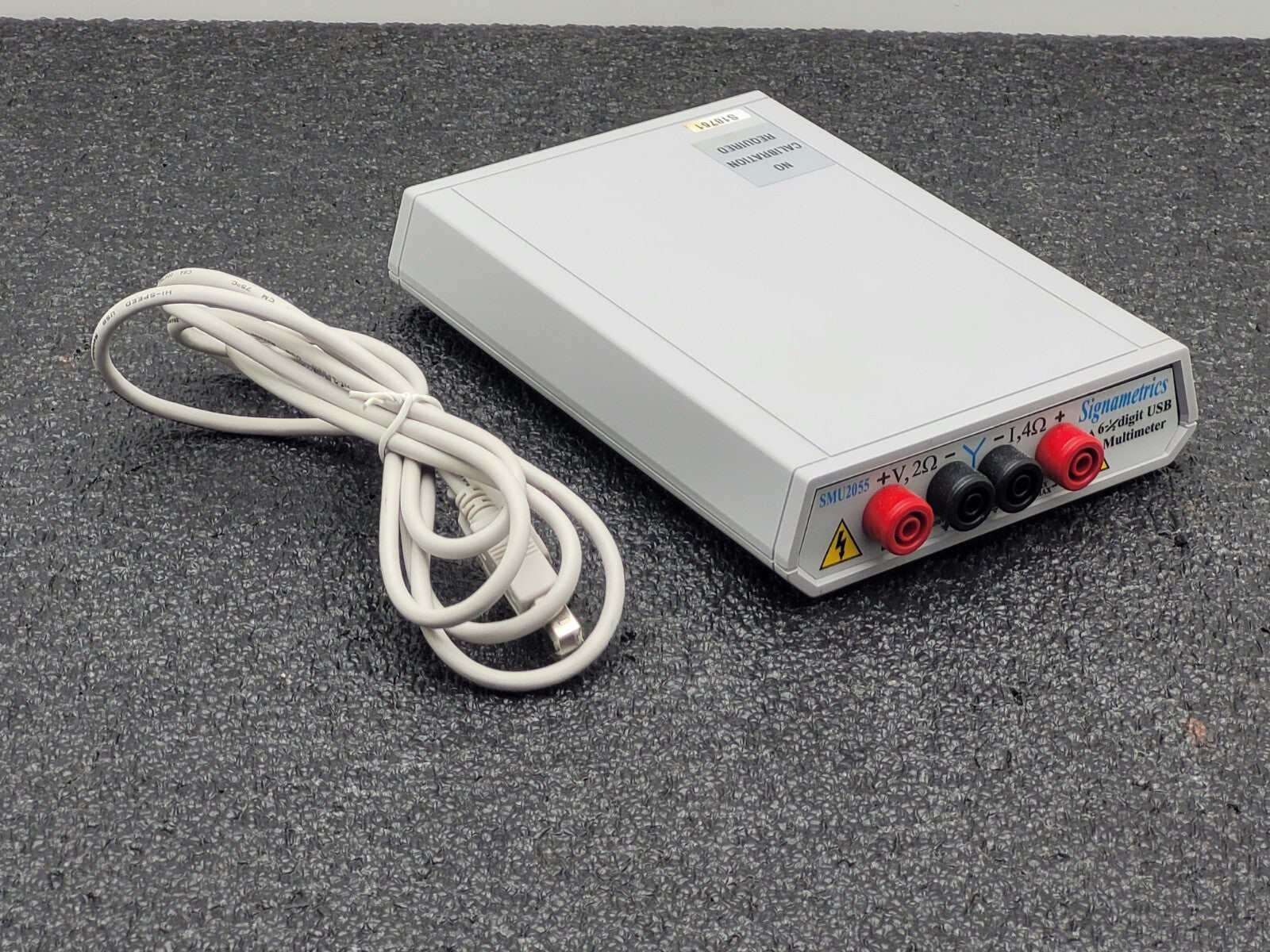 Keysight SMU2055 Signametrics 6½ digit USB Multimeter Powers up and shows in Win