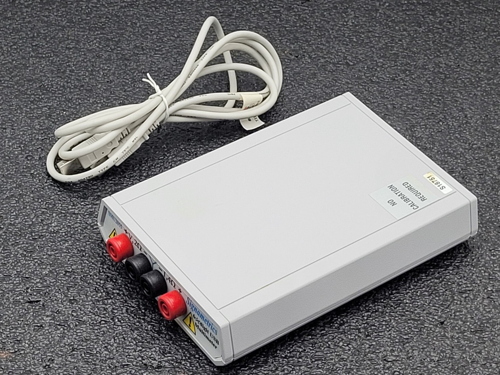 Keysight SMU2055 Signametrics 6½ digit USB Multimeter Powers up and shows in Win