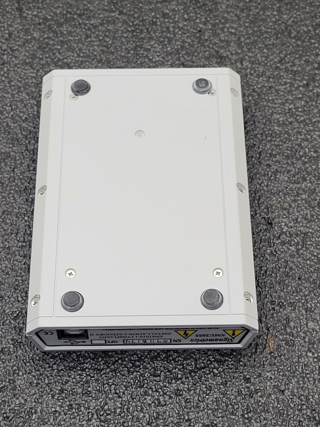 Keysight SMU2055 Signametrics 6½ digit USB Multimeter Powers up and shows in Win