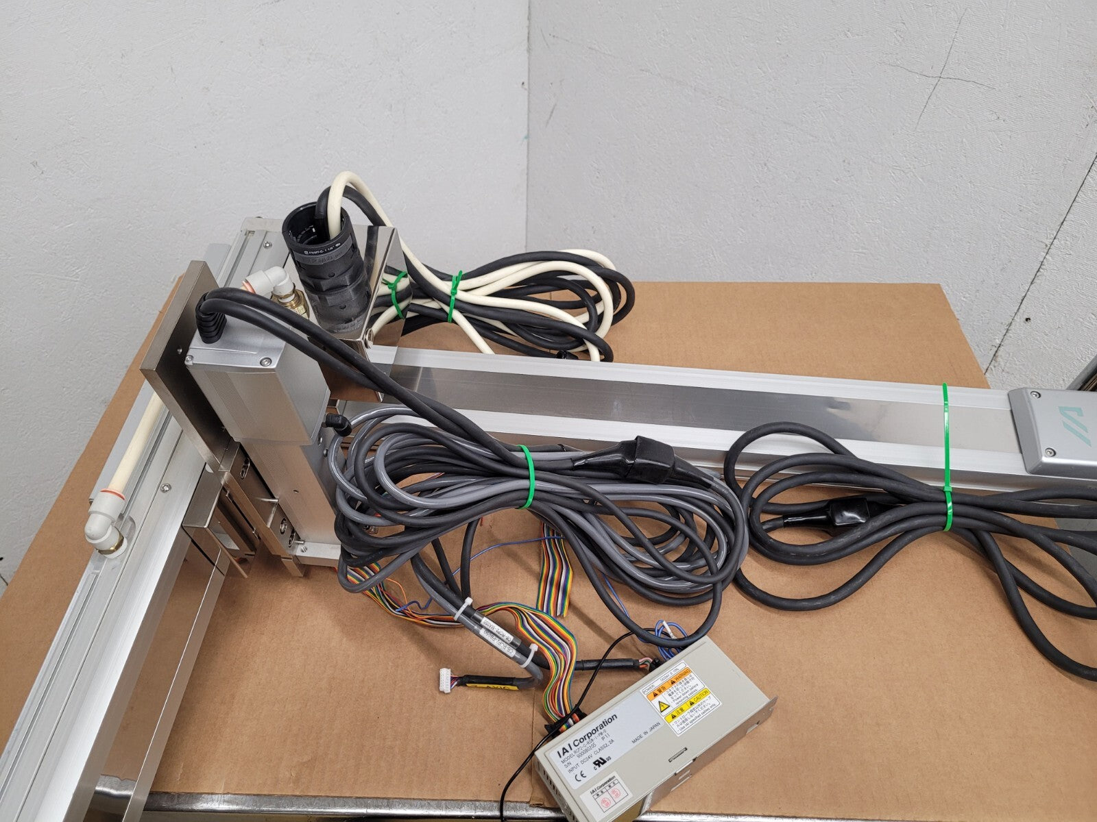 IAI 3 Axis Linear Robot Pick and Place Arm 24x8x6" travel approx 24VDC Driver