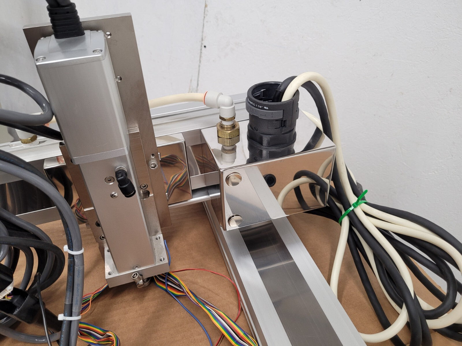 IAI 3 Axis Linear Robot Pick and Place Arm 24x8x6" travel approx 24VDC Driver