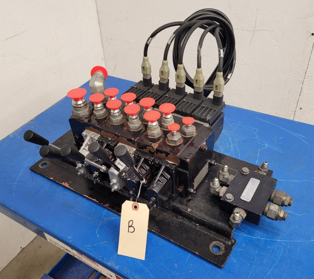 Danfoss PVG 32  5 x Proportional Hydraulic Valve 159B5162 Block 230 Bar [ B ]