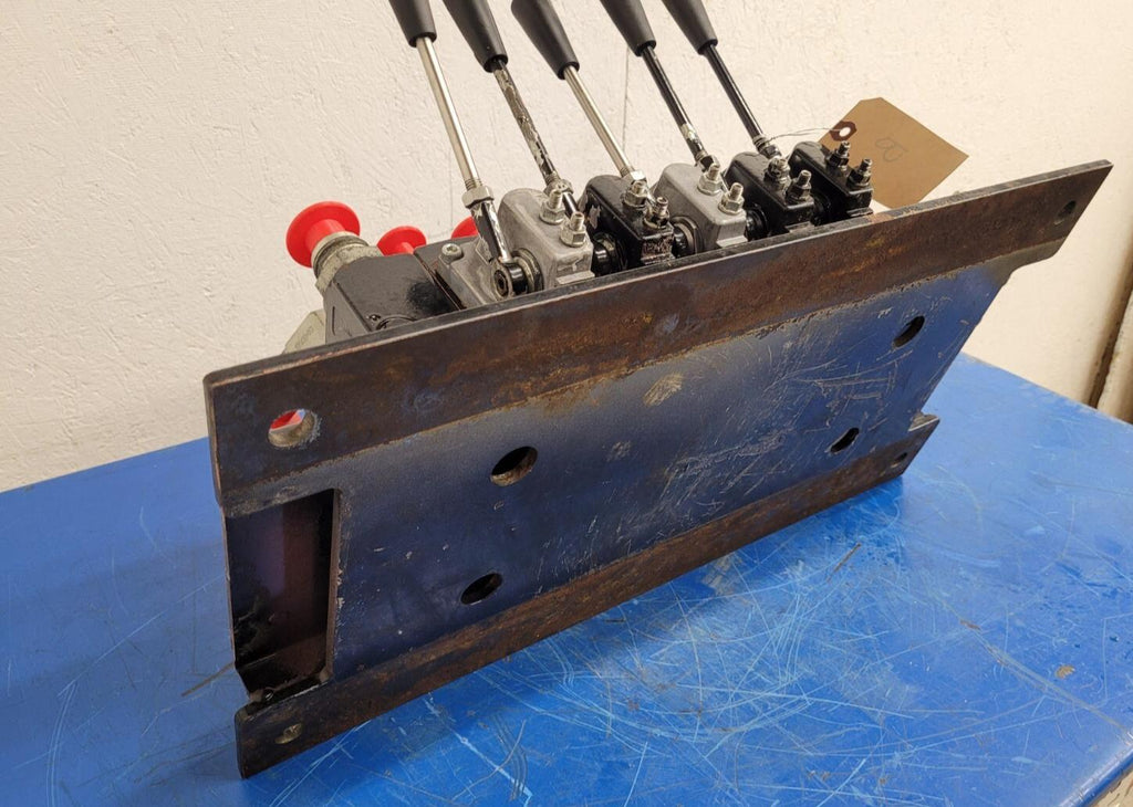 Danfoss PVG 32  5 x Proportional Hydraulic Valve 159B5162 Block 230 Bar [ B ]