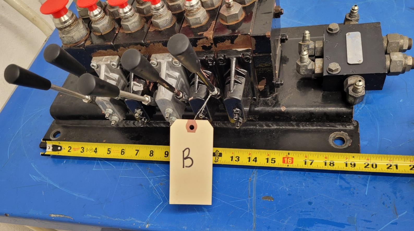 Danfoss PVG 32  5 x Proportional Hydraulic Valve 159B5162 Block 230 Bar [ B ]