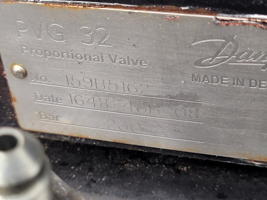 Danfoss PVG 32  5 x Proportional Hydraulic Valve 159B5162 Block 230 Bar [ B ]