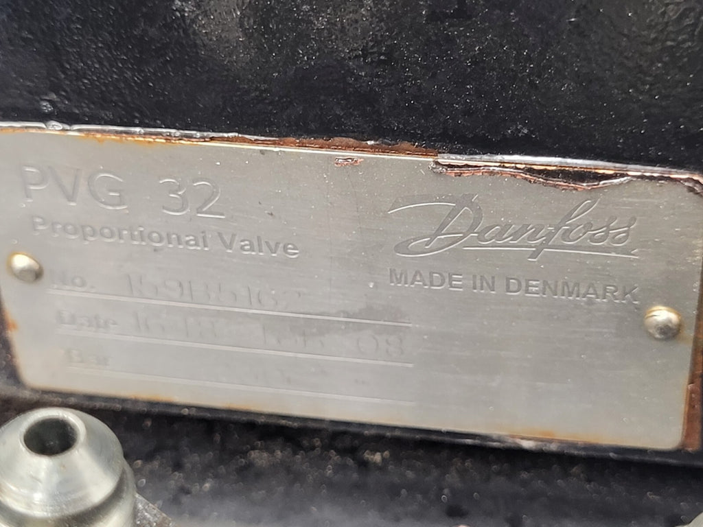 Danfoss PVG 32  5 x Proportional Hydraulic Valve 159B5162 Block 230 Bar [ B ]