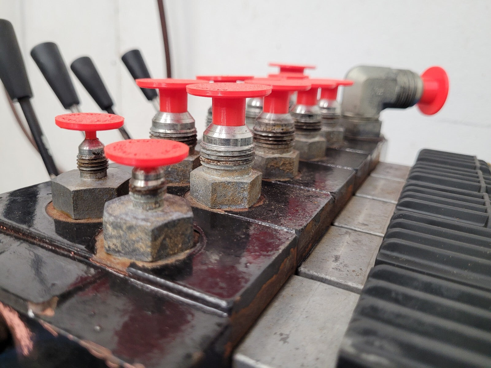 Danfoss PVG 32  5 x Proportional Hydraulic Valve 159B5162 Block 230 Bar [ B ]