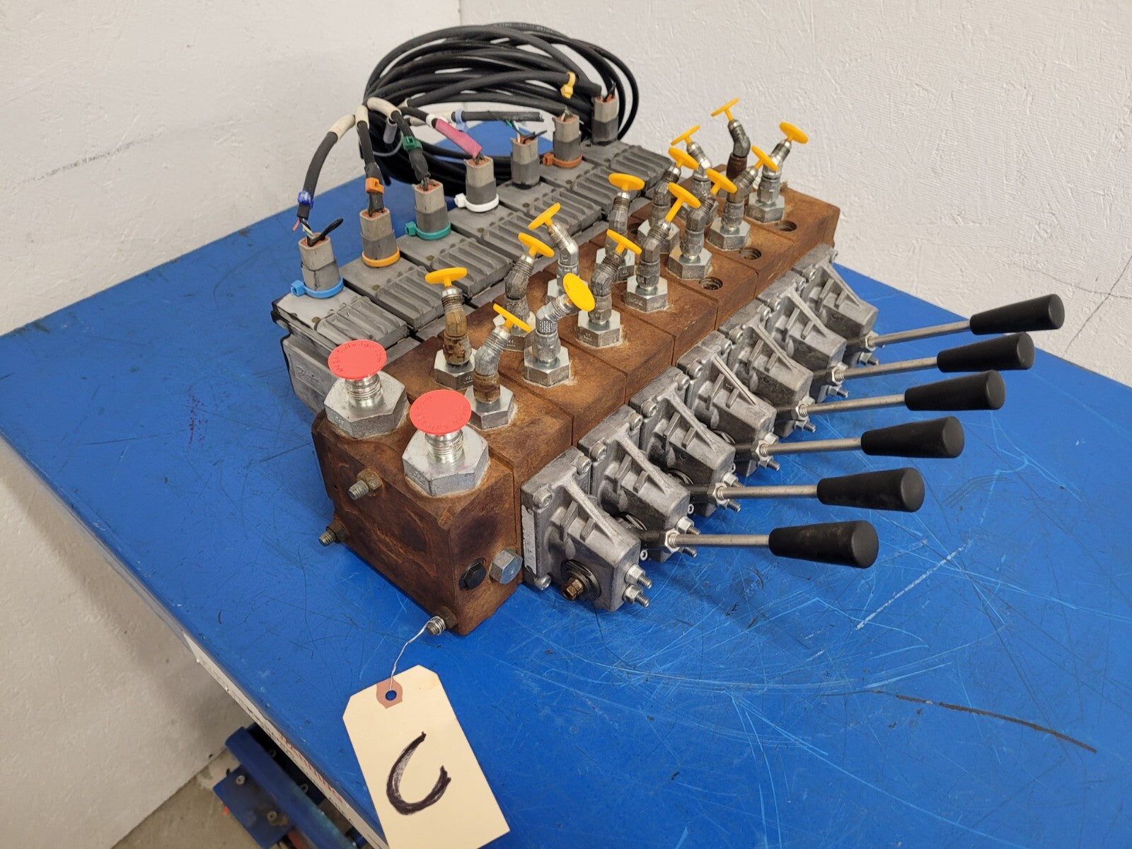 Danfoss PVG 32  6x Proportional Hydraulic Valve  Block 157B4292 Servo [ C ].