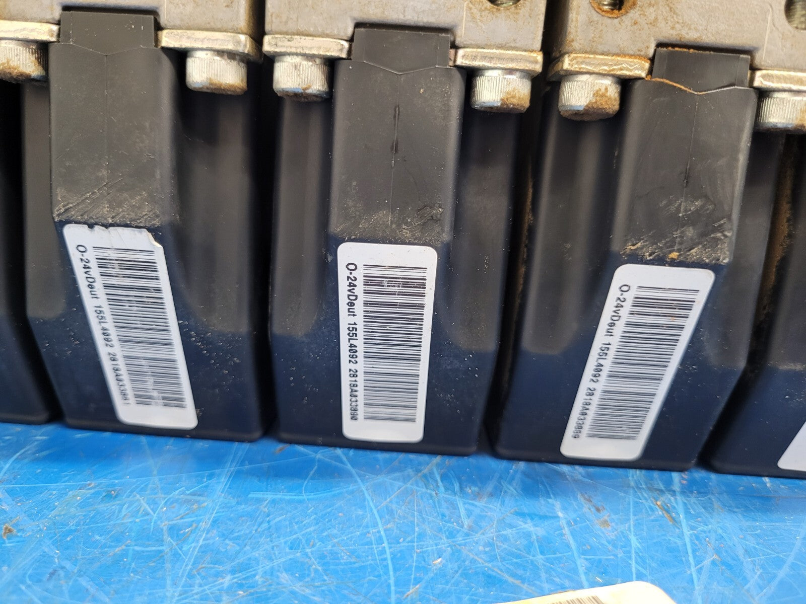 Danfoss PVG 32  6x Proportional Hydraulic Valve  Block 157B4292 Servo [ C ].