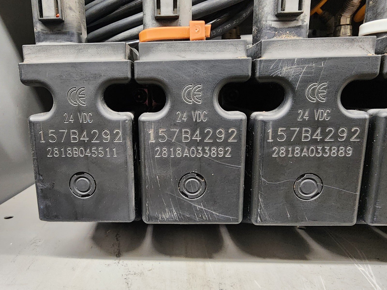 Danfoss PVG 32  6x Proportional Hydraulic Valve  Block 157B4292 Servo [ C ].