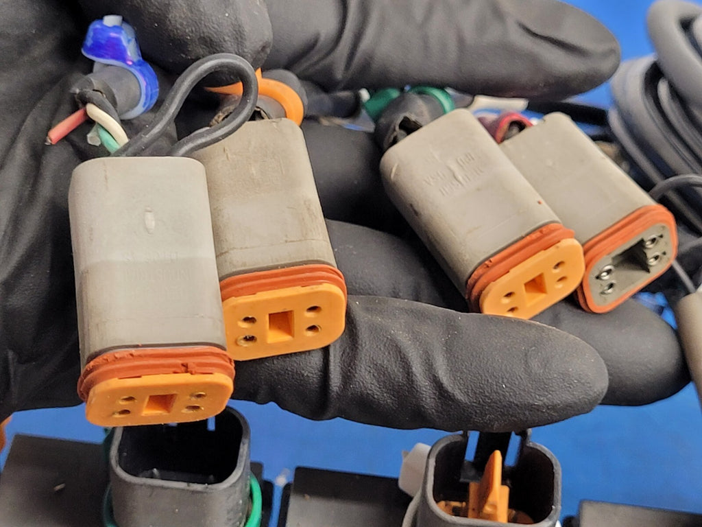 Danfoss PVG 32  6x Proportional Hydraulic Valve  Block 157B4292 Servo [ C ].