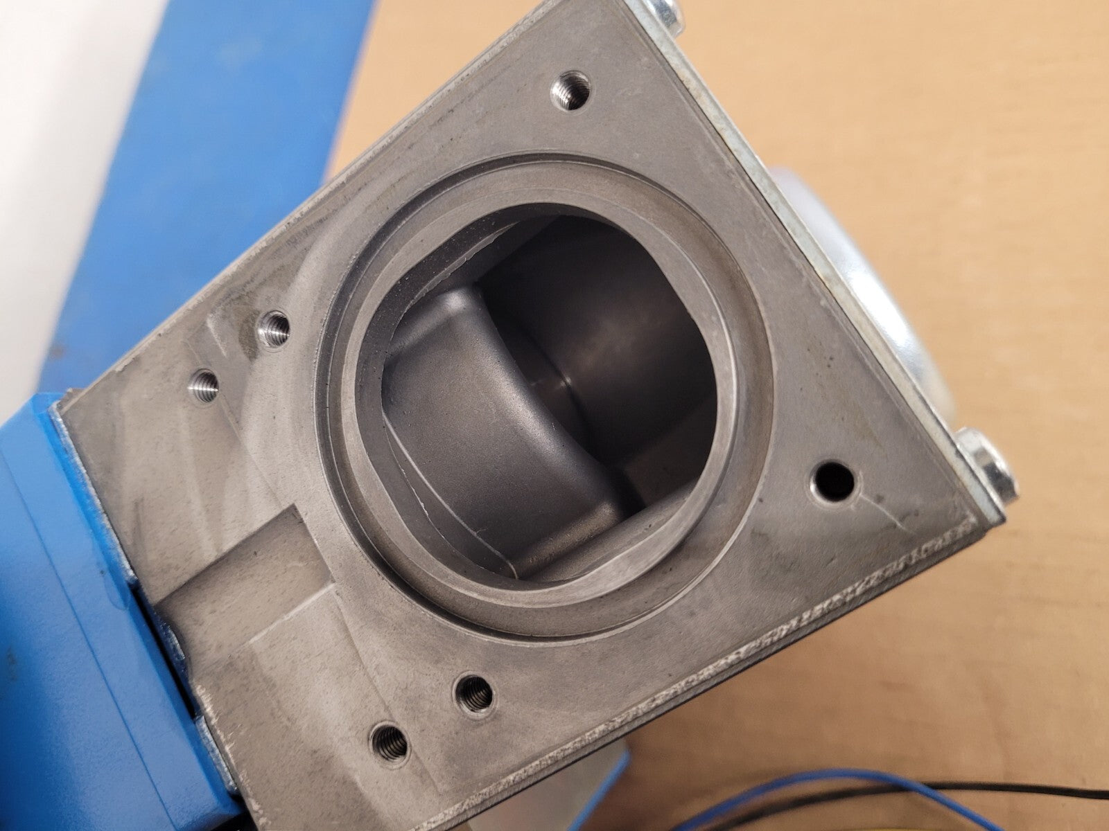 Honeywell V4734C10020000 Gas Safety Shutoff Valve 120 Vac 50/60Hz