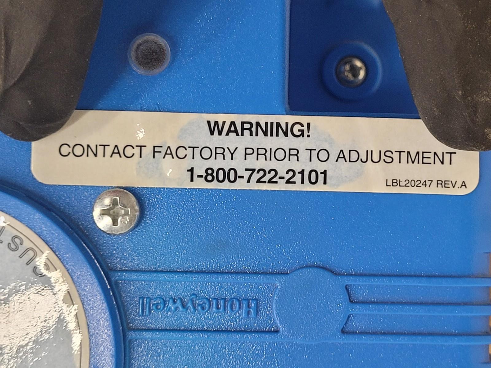 Honeywell V4734C10020000 Gas Safety Shutoff Valve 120 Vac 50/60Hz