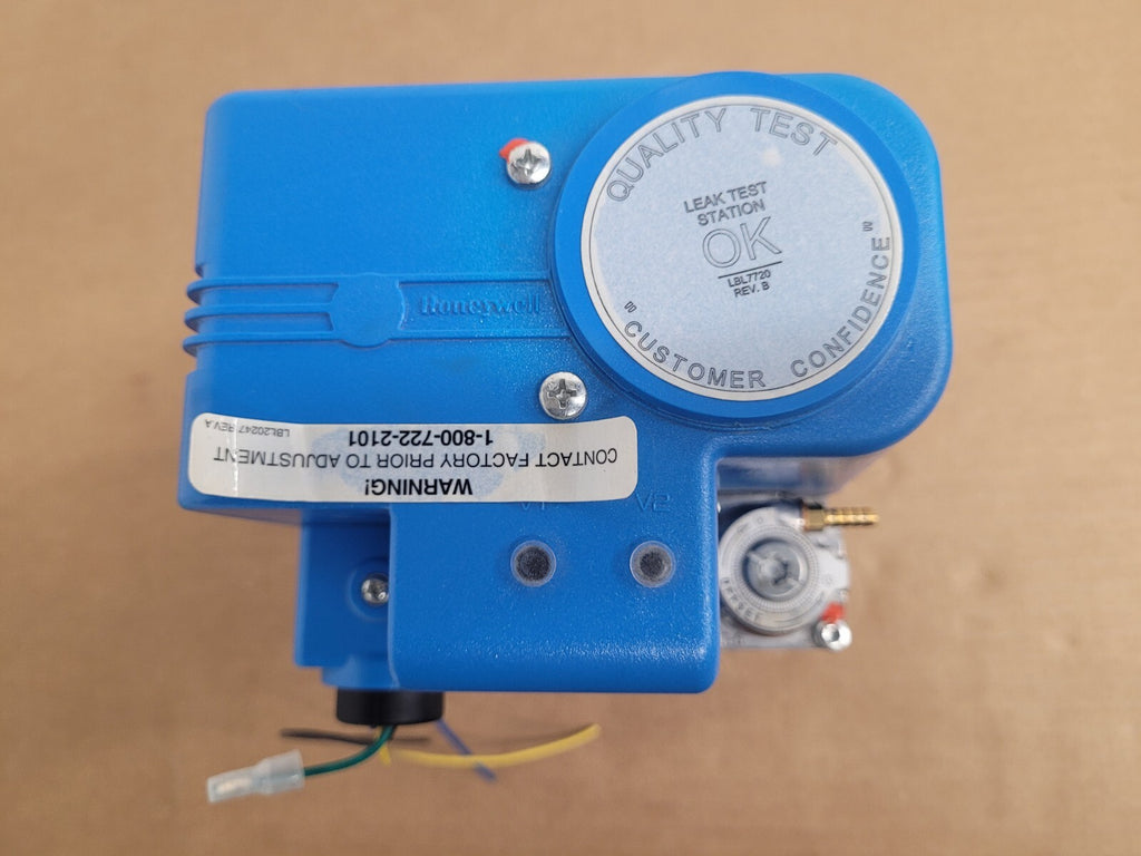 Honeywell V4734C10020000 Gas Safety Shutoff Valve 120 Vac 50/60Hz