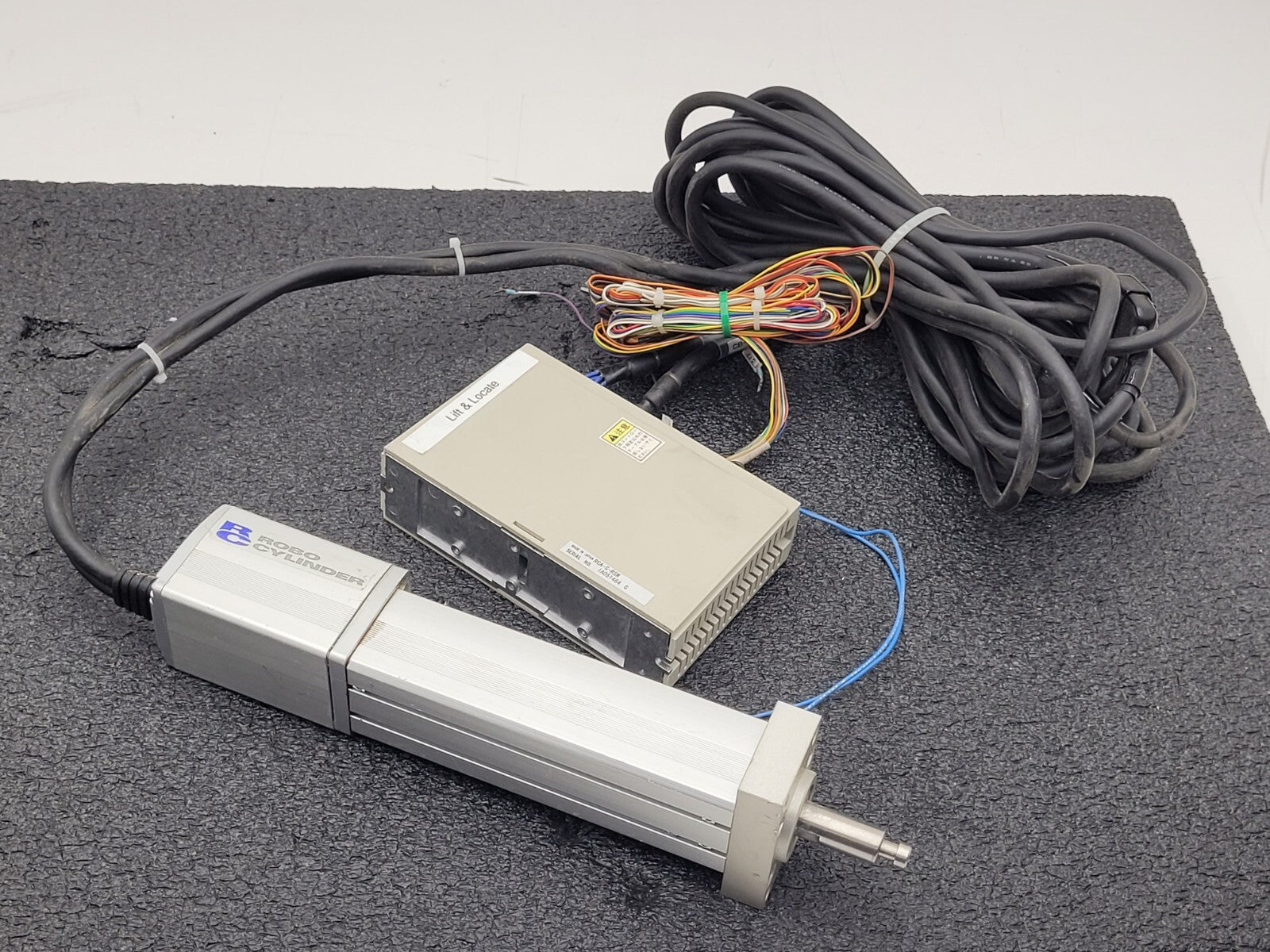 3x IAI ROBO CYLINDER Linear Actuator RC-RSW-H-100-S-SP w/ RCA-S-RSW Controllers