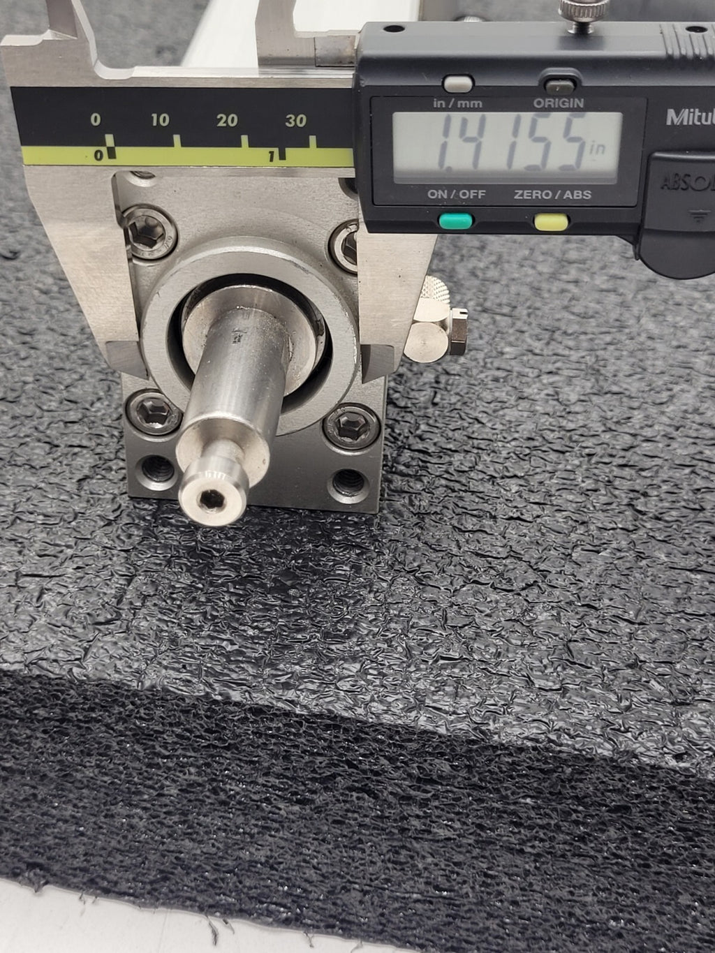 3x IAI ROBO CYLINDER Linear Actuator RC-RSW-H-100-S-SP w/ RCA-S-RSW Controllers