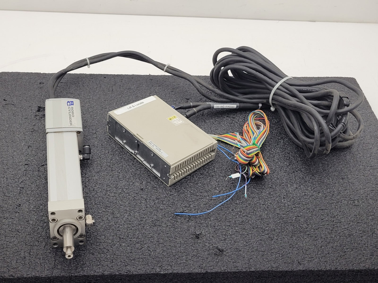 3x IAI ROBO CYLINDER Linear Actuator RC-RSW-H-100-S-SP w/ RCA-S-RSW Controllers