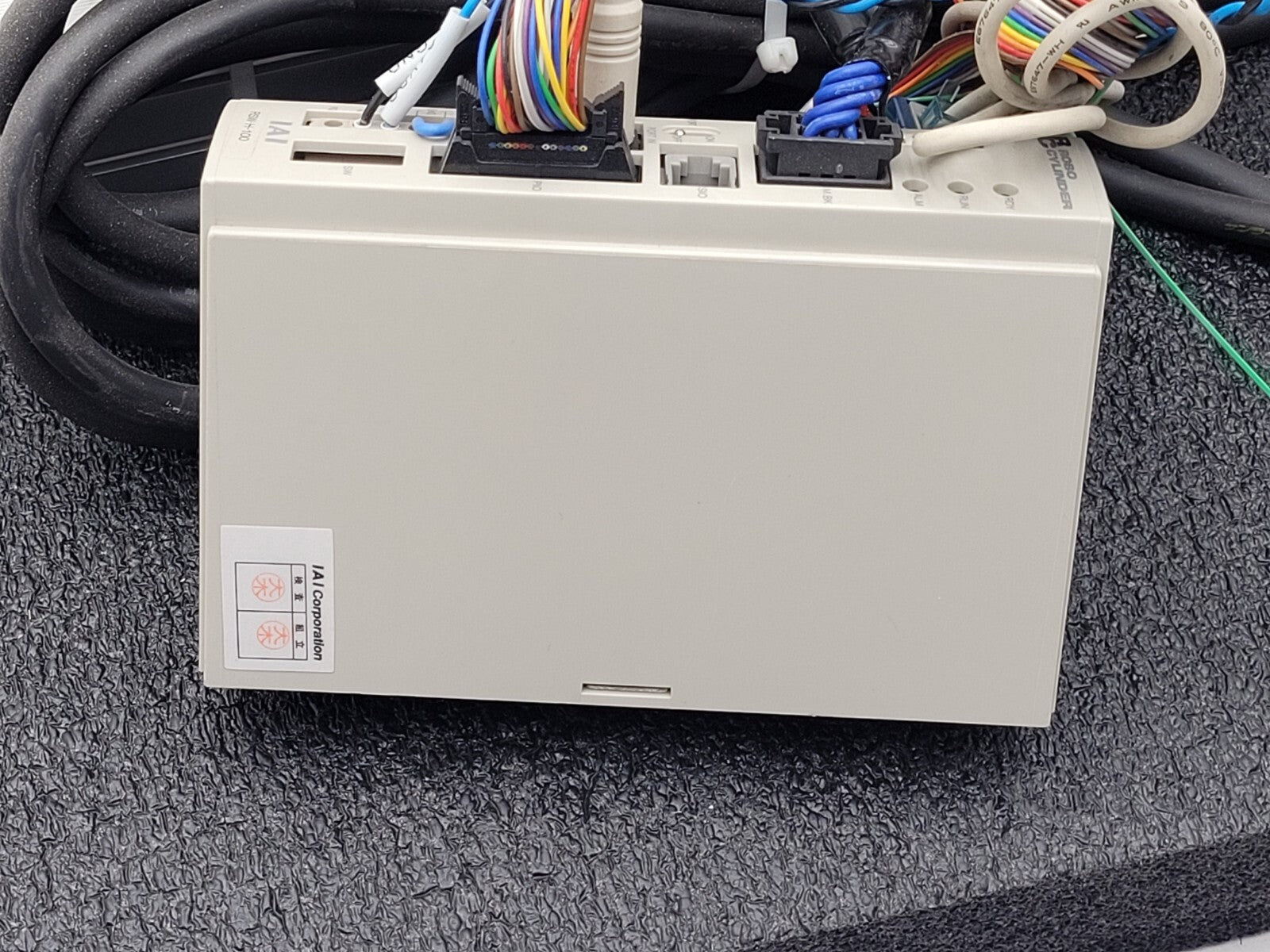 3x IAI ROBO CYLINDER Linear Actuator RC-RSW-H-100-S-SP w/ RCA-S-RSW Controllers