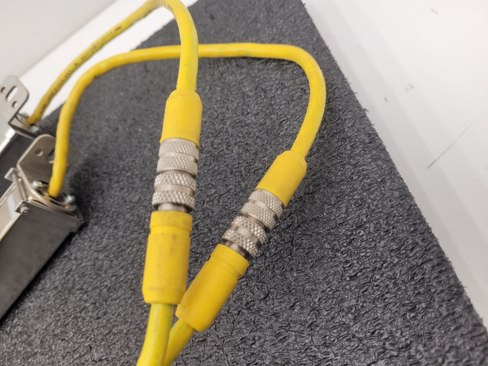 Banner USE2012NP2 & USR2012NP2 MICRO-SCREEN 20" Light Curtain Screen Tested "F"