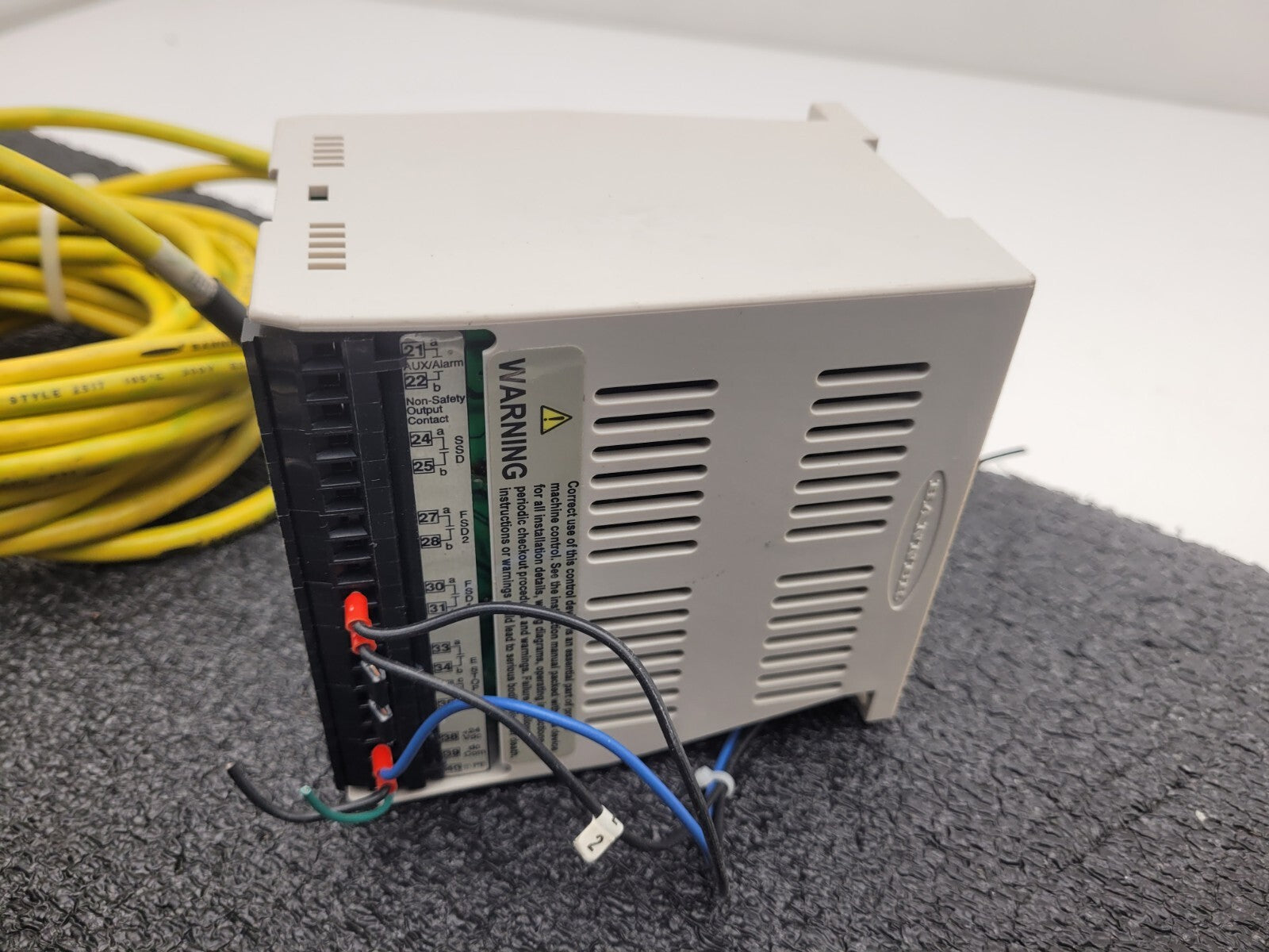 Banner USE2012NP2 & USR2012NP2 MICRO-SCREEN 20" Light Curtain Screen Tested "F"