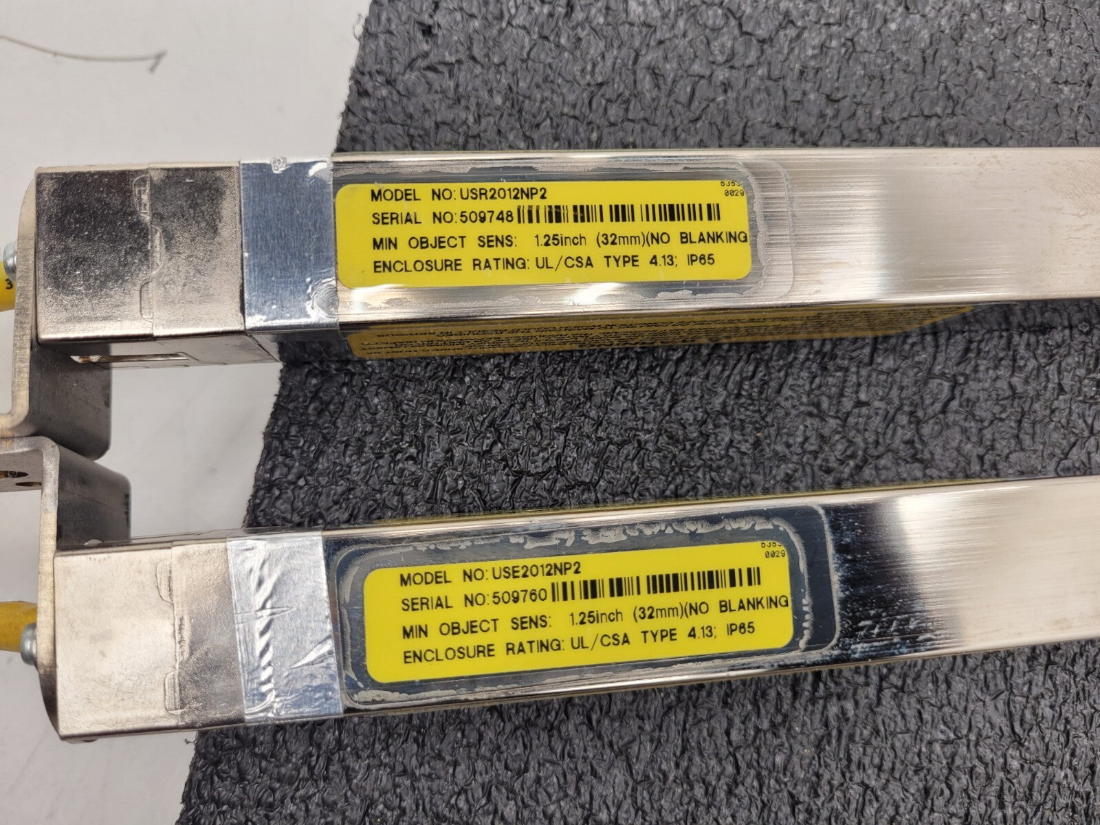 Banner USE2012NP2 & USR2012NP2 MICRO-SCREEN 20" Light Curtain Screen Tested "F"