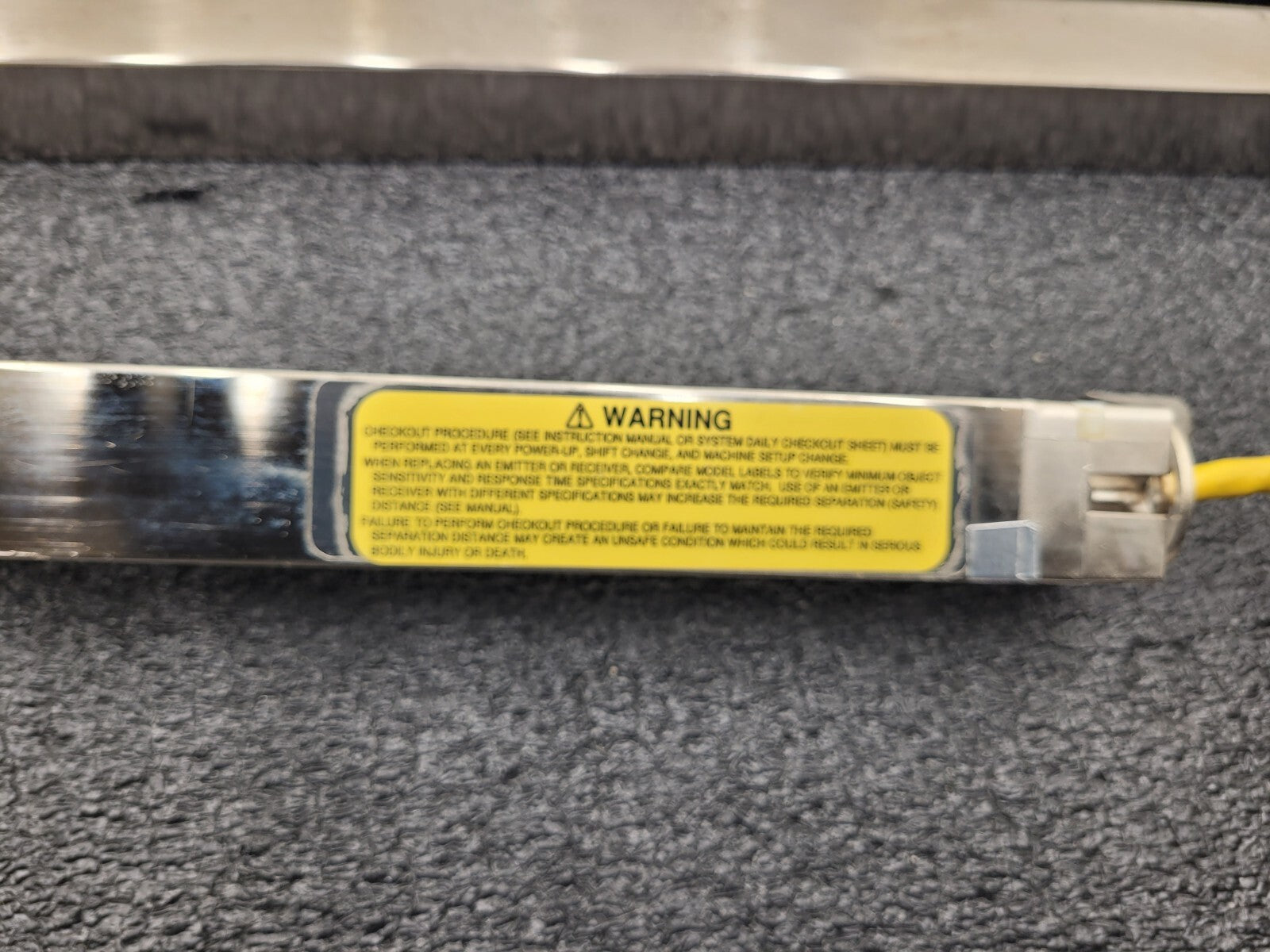 Banner USE2012NP2 & USR2012NP2 MICRO-SCREEN 20" Light Curtain Screen Tested "F"