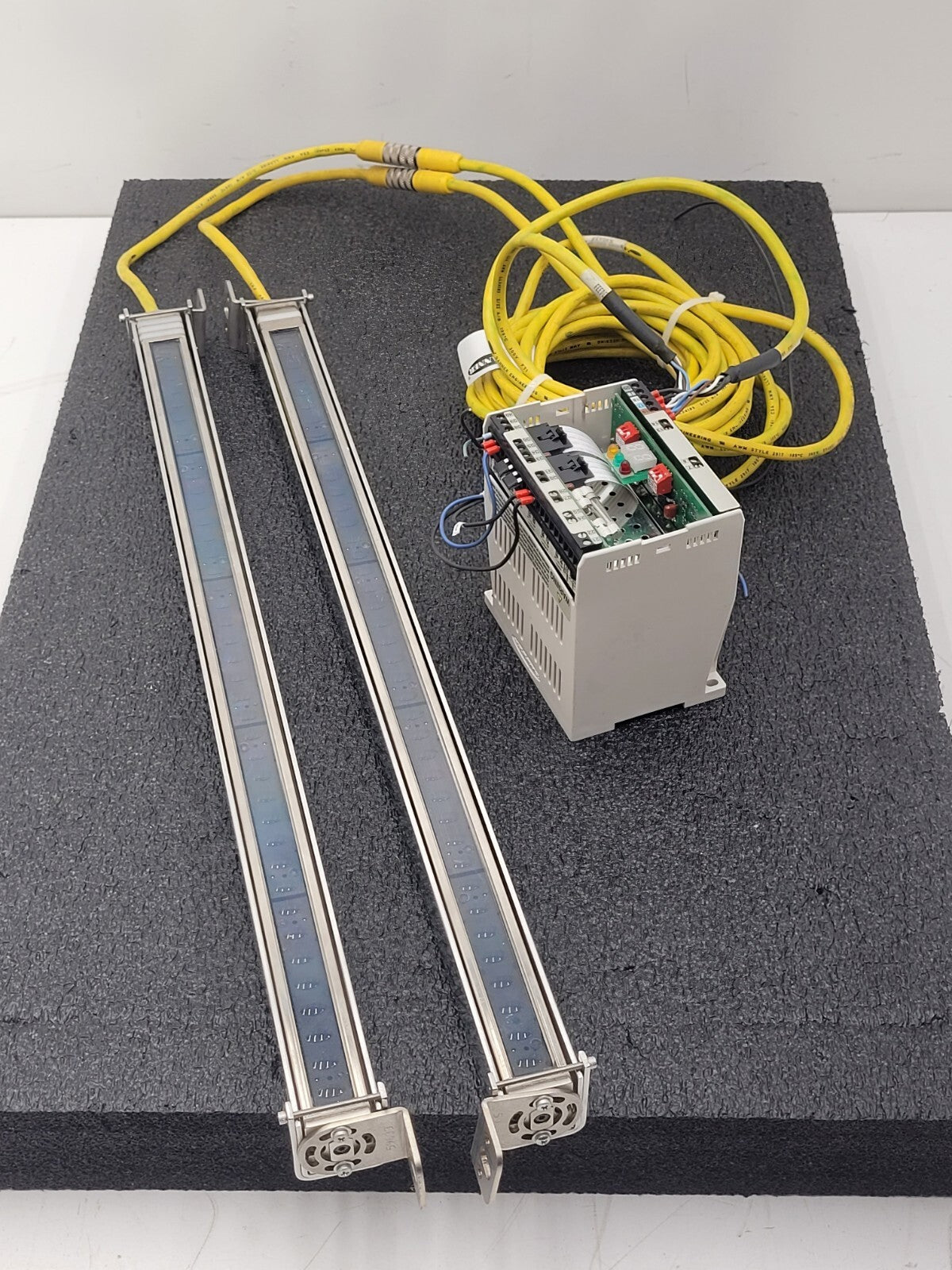 Banner USE2012NP2 & USR2012NP2 MICRO-SCREEN 20" Light Curtain Screen Tested "F"