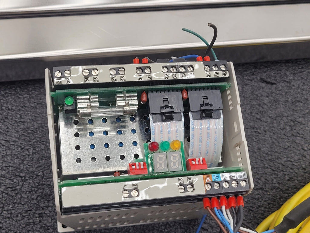 Banner USE2012NP2 & USR2012NP2 MICRO-SCREEN 20" Light Curtain Screen Tested "F"