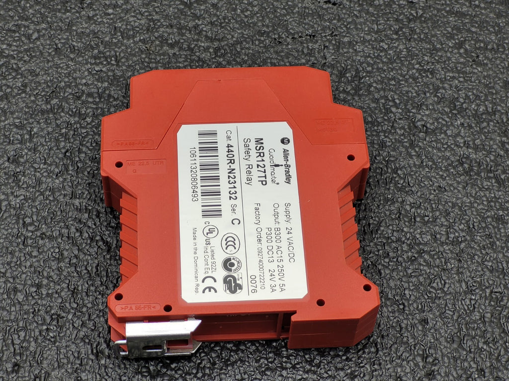 Allen Bradley 440R-N23132 Ser C GuardMaster Safety Relay MSR127TP 24V AC/DC