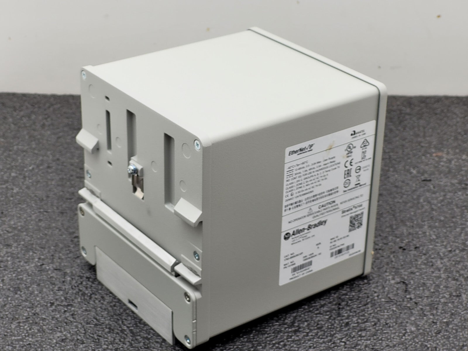 Allen Bradley 1783-BMS20CGP Stratix 5700 1783BMS20CGP New Open Box