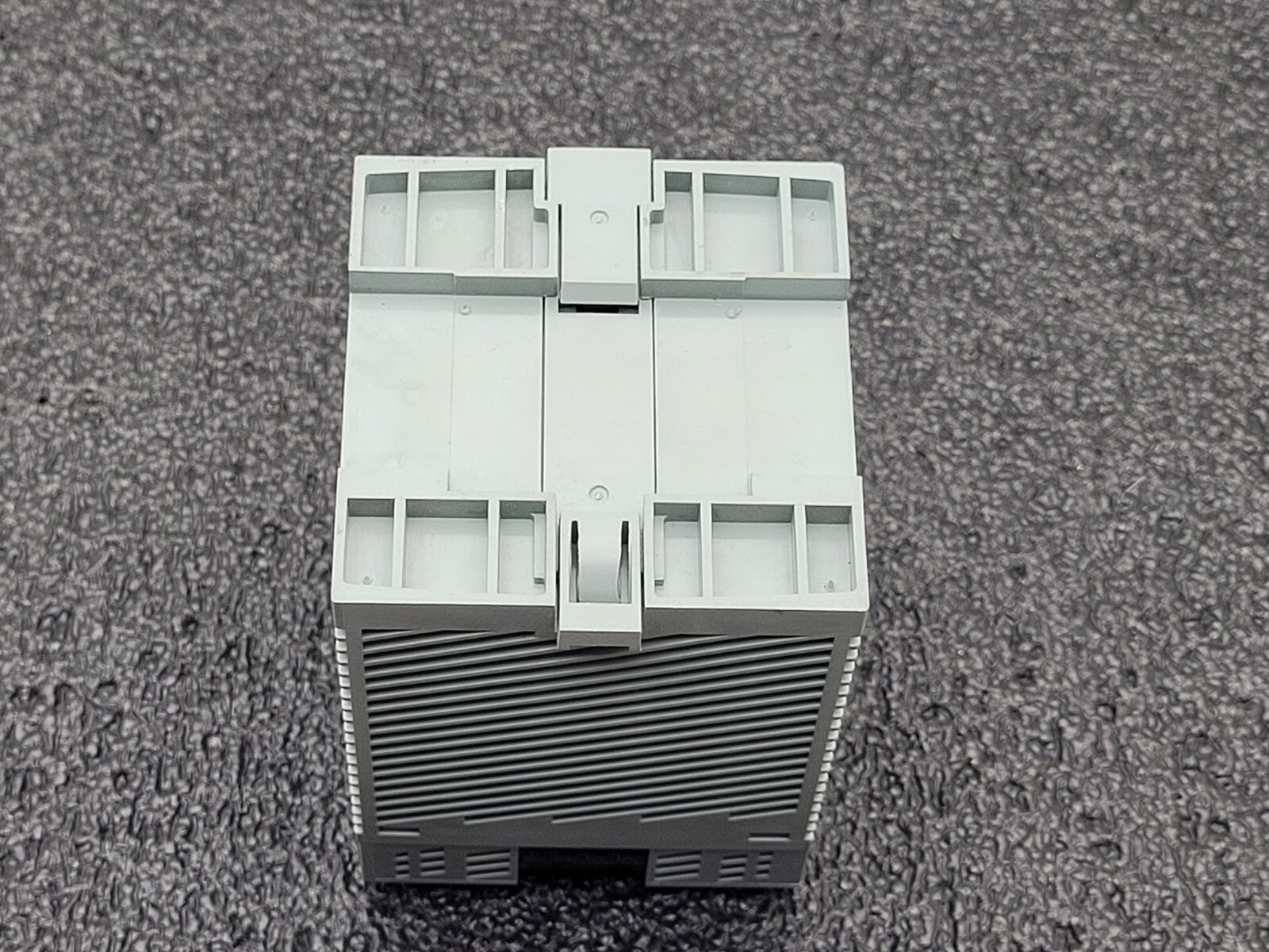 SOLA / Power Supply / SDP 4-24-100LT 115-230VAC Input 24VDC 3.8A Ouput Din Rail