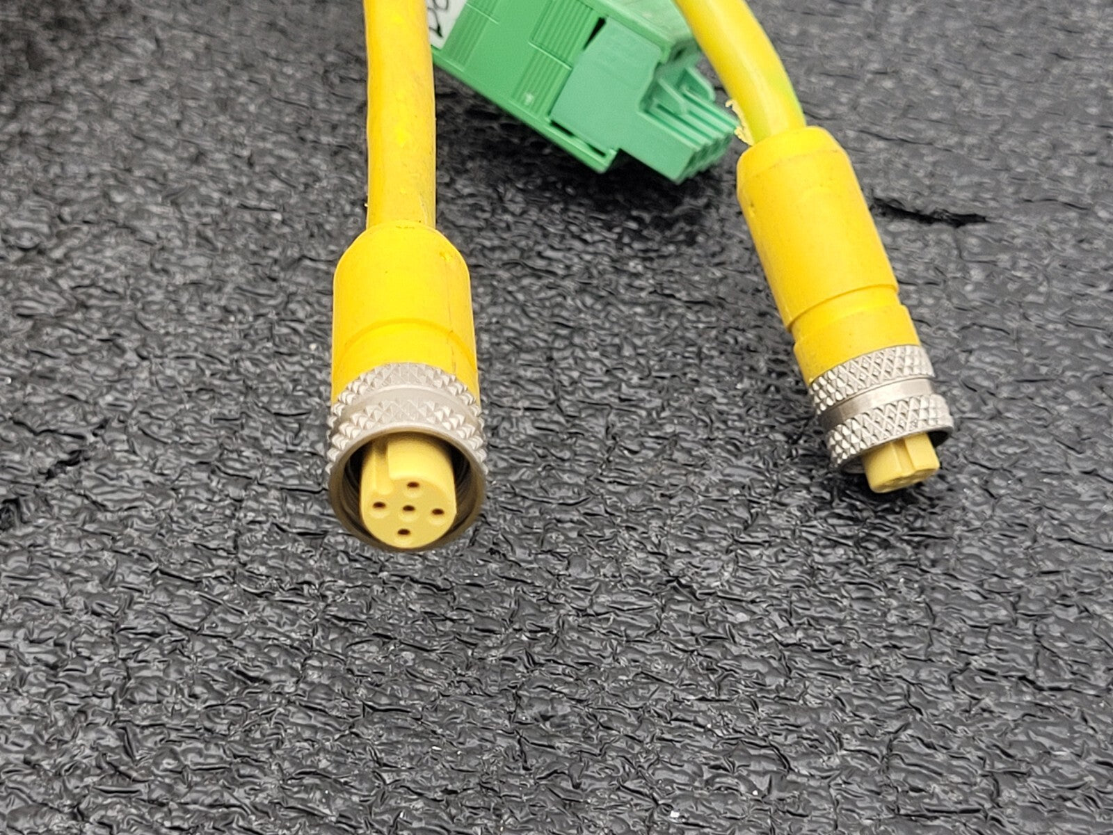 Banner USE2012NP2 & USR2012NP2 MICRO-SCREEN ESD  20" Light Curtain Screen "H"