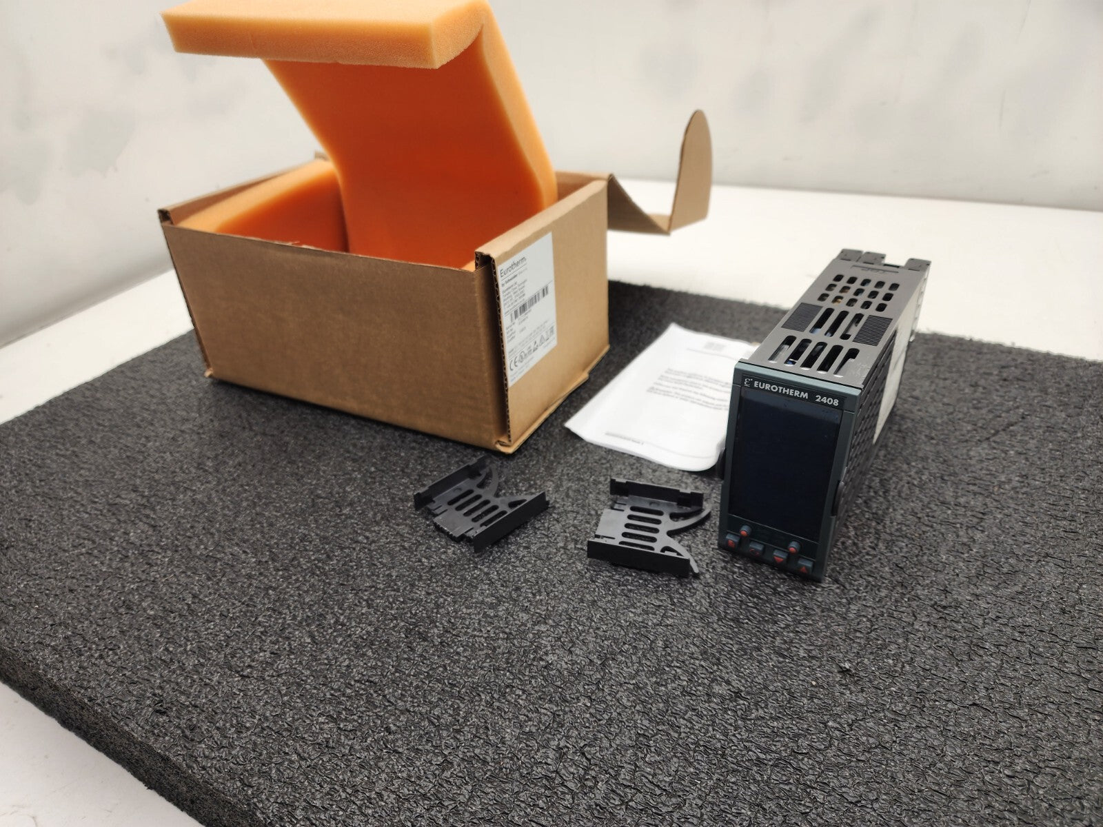 EUROTHERM Controller 2408  Temperature / Process Controller/ Programmer