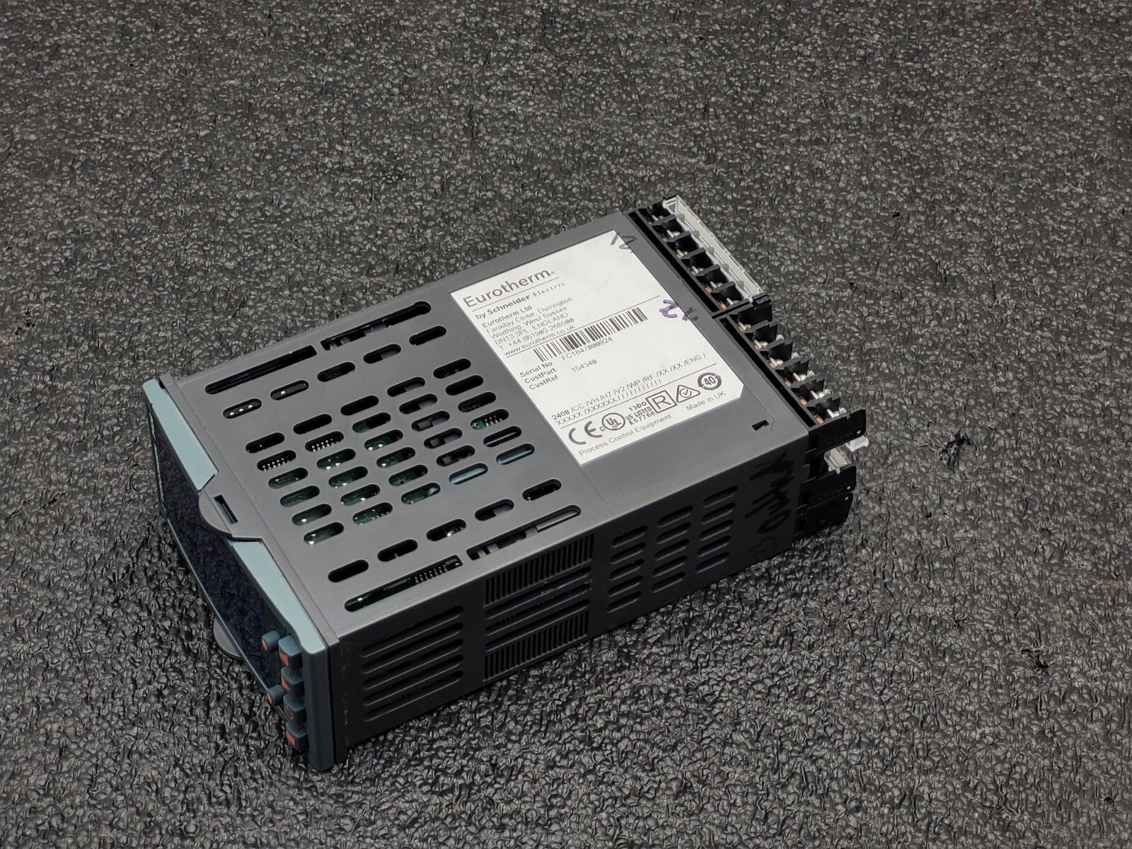 EUROTHERM Controller 2408  Temperature / Process Controller/ Programmer