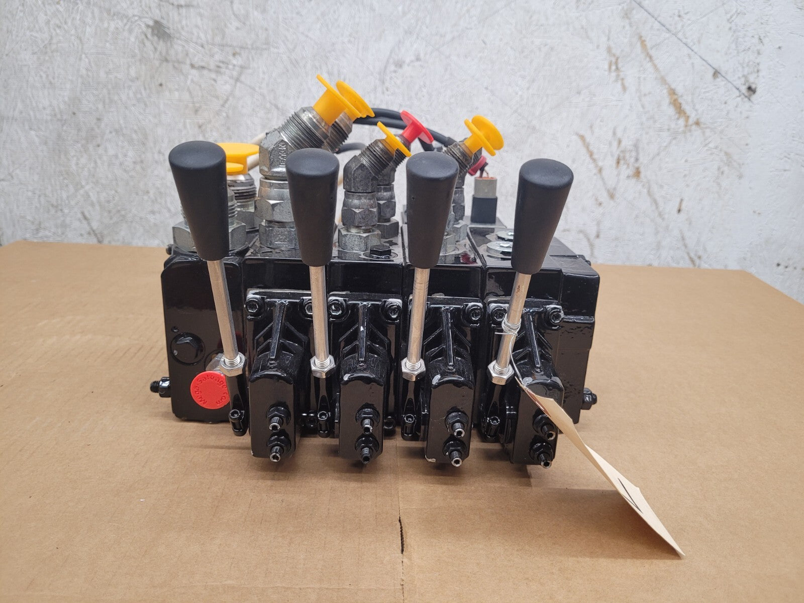Danfoss PVG32 4x Proportional Hydraulic Servo + Manual Valve PVE2SV  [E]